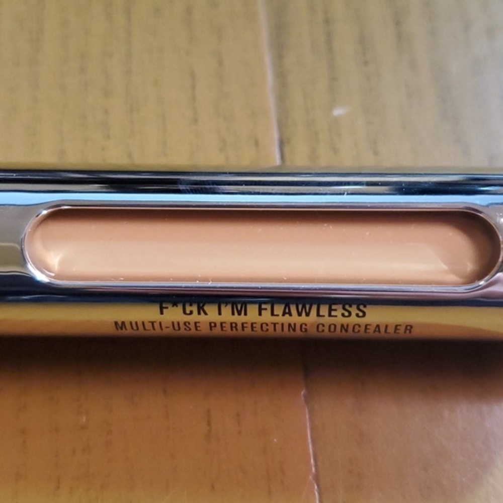 IL MAKIAGE F*CK IT I’m Flawless Concealer